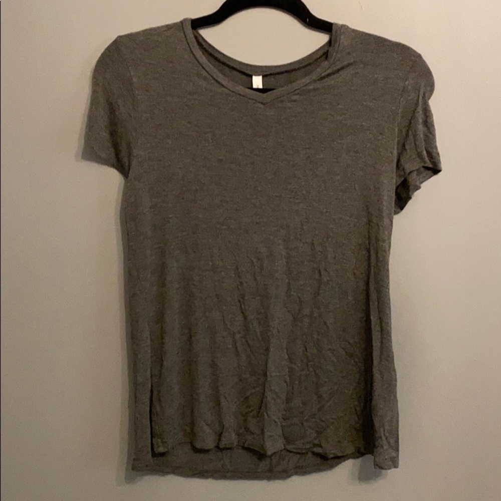 Grey tee